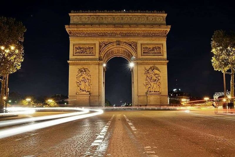 Billets prioritaires pour l'Arc de Triomphe - Guide privé en option