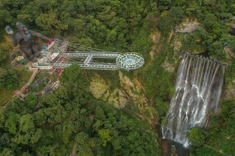 Visite privée d'une journée sur le pont de verre du canyon Gulong au départ de Guangzhou