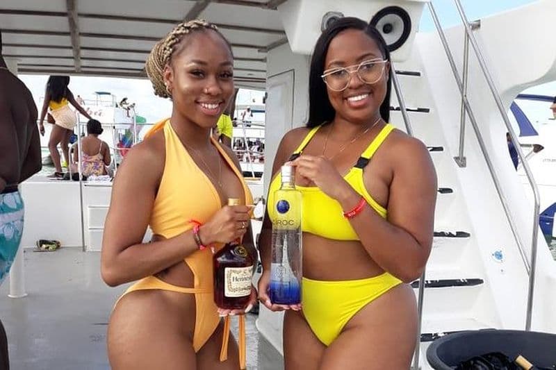 Bateau de fête hip-hop privé pour adultes seulement avec DJ live