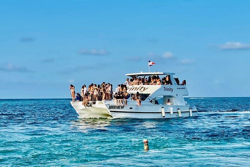 Hip Hop pour adultes seulement Party Boat avec boissons illimitées et bar à sable