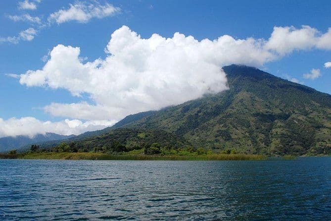 Croisière touristique du lac Atitlán avec transport depuis Antigua