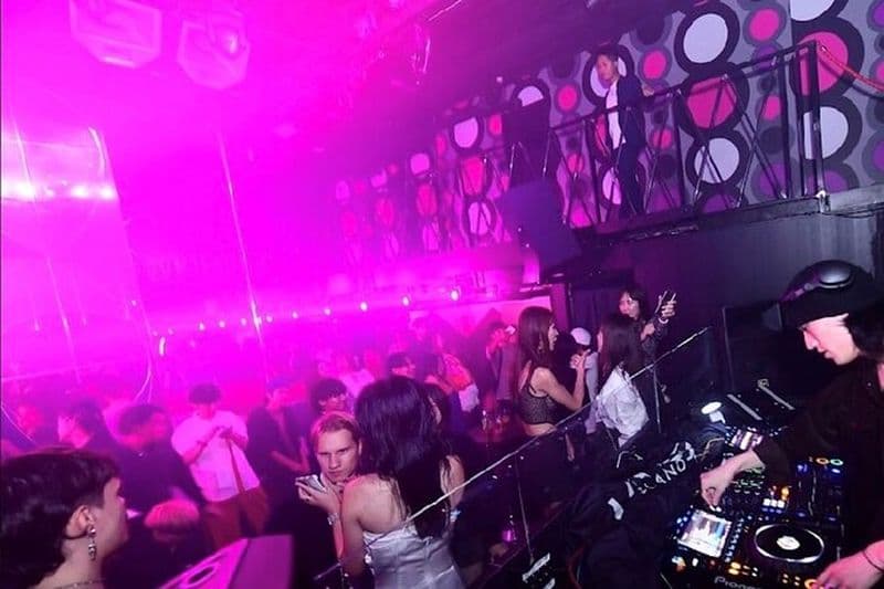 Osaka Shinsaibashi : CHEVAL All-You-Can-Drink (For Foreign)