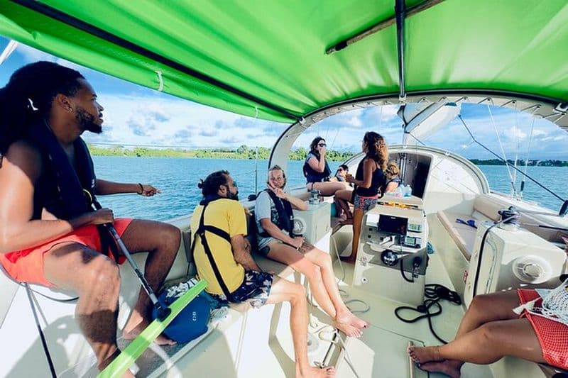 Demi-journée Lagon de 4h en Voilier avec escale