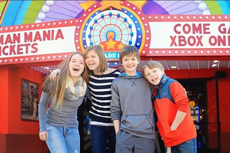 Carte de jeu Arcade City Pigeon Forge de 100 $ (+ 45 $)