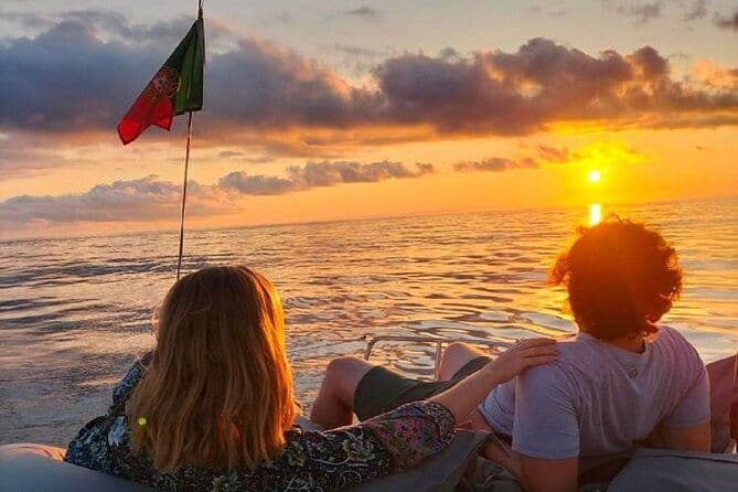 Billet 2h30 de navigation au coucher du soleil avec des apéritifs et du vin des Açores