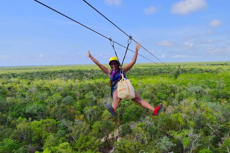 Aventure dans la jungle maya avec VTT et tyrolienne à Tulum