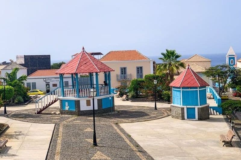 Visite à pied du centre historique et du marché de São Filipe
