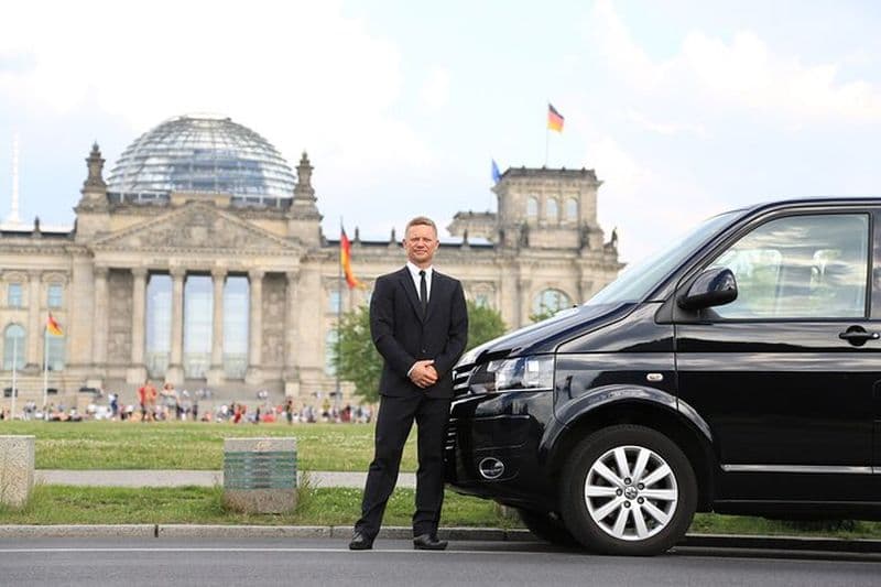 La meilleure visite privée de Berlin avec voiture, guide touristique et pick-up