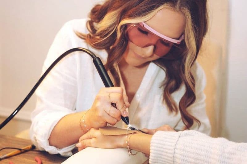 Expérience de bijoux soudés personnalisés