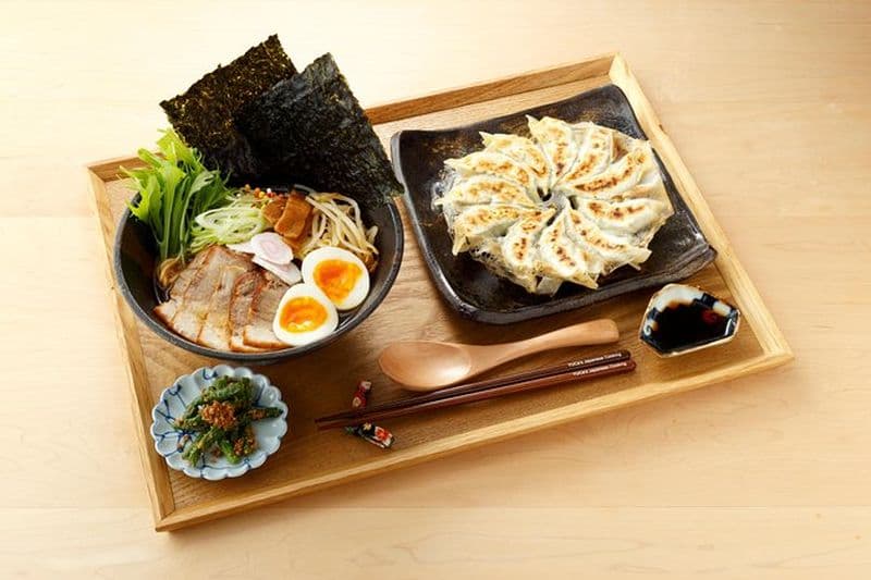 Cours de cuisine Ramen & Gyoza à Tokyo avec visite du supermarché local