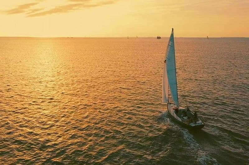 Sortie privée en voile au coucher du soleil