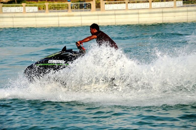 Location de jet ski à Abu Dhabi pour 1 heure