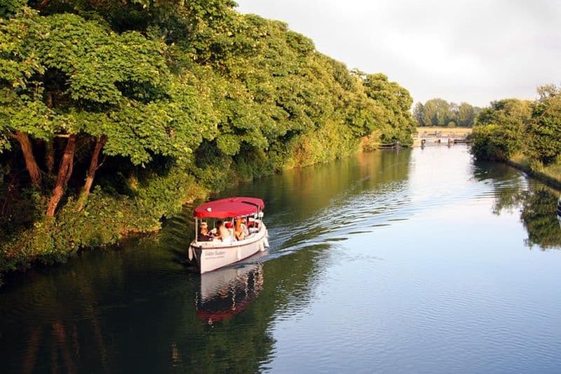 Croisière touristique sur fleuve d'Oxford le long des régates universitaires