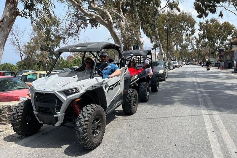 Louer un véhicule Buggy Polaris 1000cc à Santorin