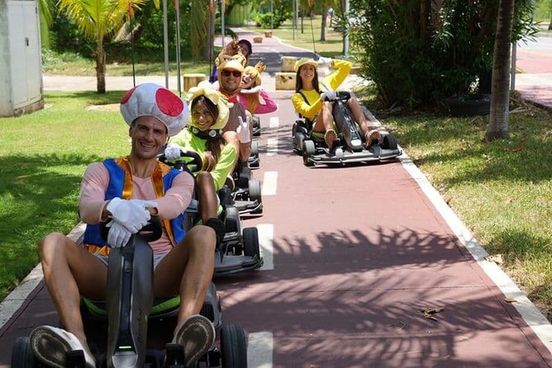 Visite de Cancun Go Kart avec costume dans la zone hôtelière