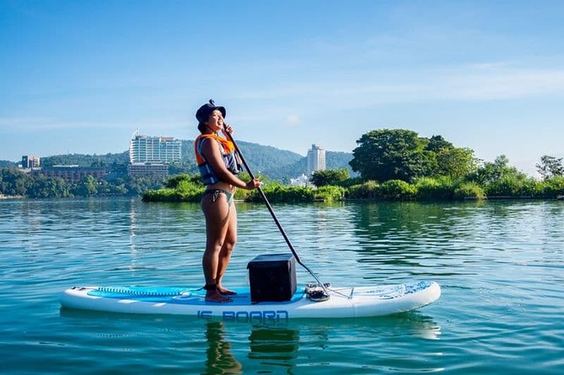 Aventure privée de stand up paddle à Sun Moon Lake