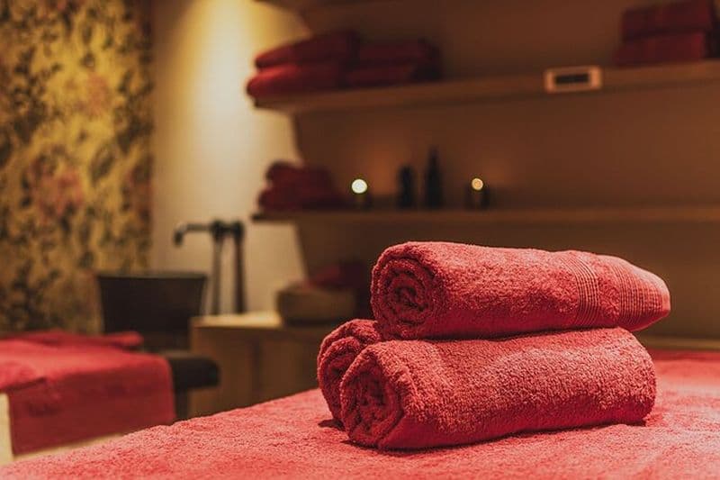 Fira: Massage d'aromathérapie de couple