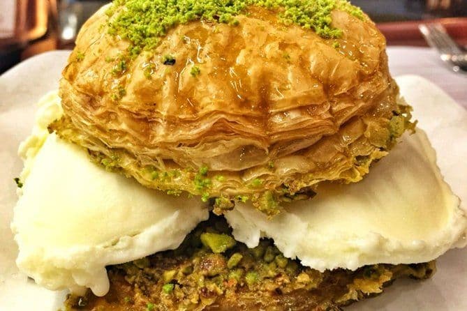 Billet Promenade culinaire dans le quartier de Kadikoy à Istanbul, avec petit-déjeuner