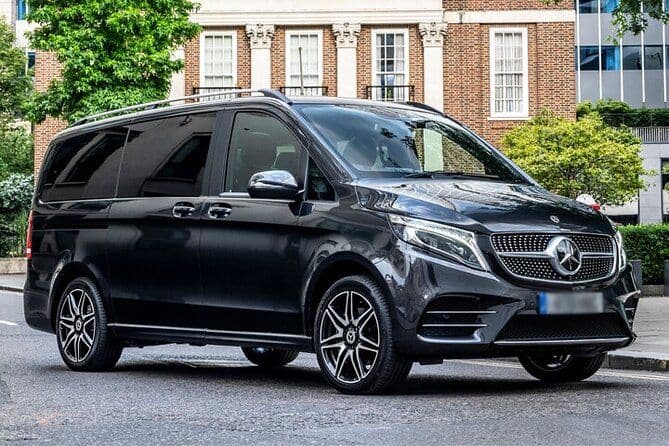 Arrivée Transfert Privé Aéroport de Bordeaux BOD à Bordeaux en Van