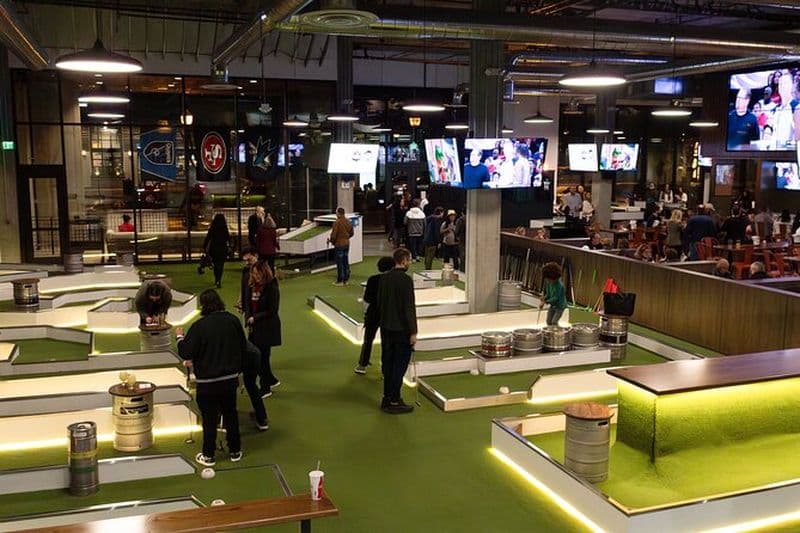 Parcours de mini-golf 9 trous dans la Silicon Valley Experience