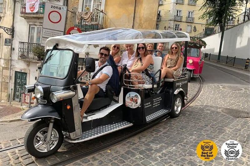 True 4Hour Private Tuk Tuk Tour: Découvrez Lisbonne avec un habitant !