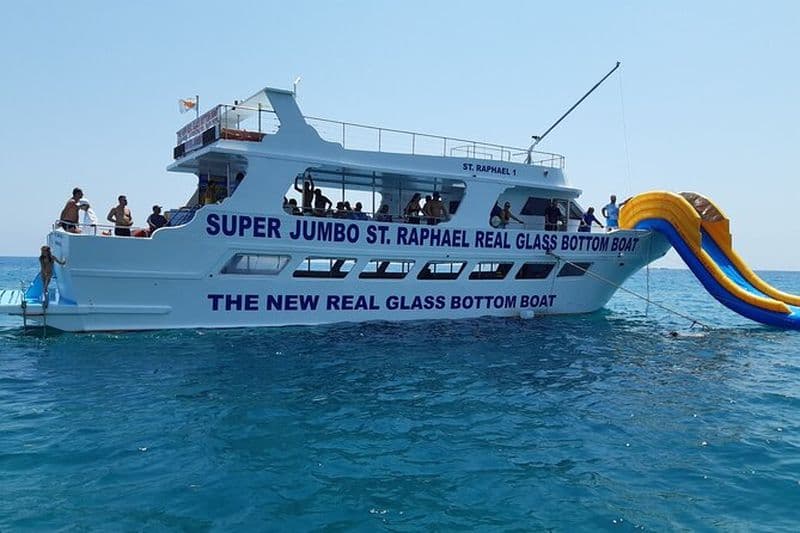 Excursion de 2,5 heures en bateau à fond de verre, plongée en apnée, glissade et amusement
