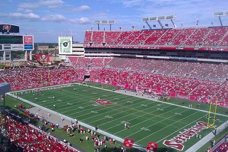 Match de football des Buccaneers de Tampa Bay au stade Raymond James