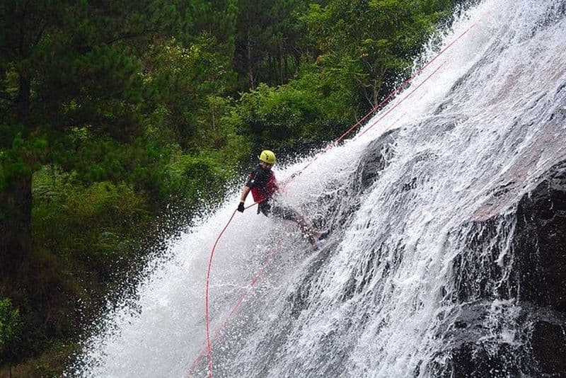Journée complète de canyoning à Da Lat avec déjeuner