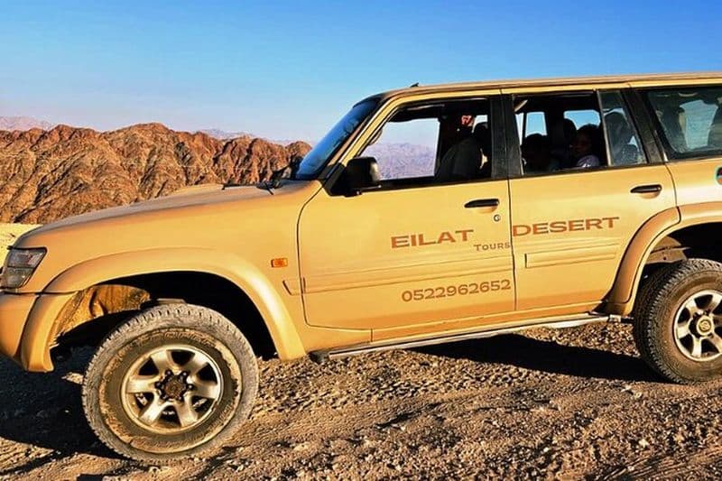 Visite guidée privée d'une demi-journée en jeep et randonnée à Red Canyon