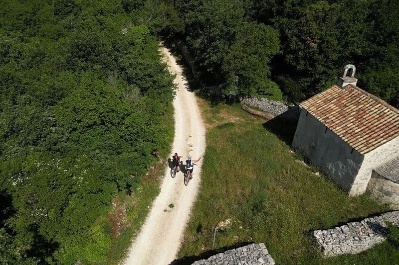Baignade en vélo électrique et visite de la forteresse Vodnjan