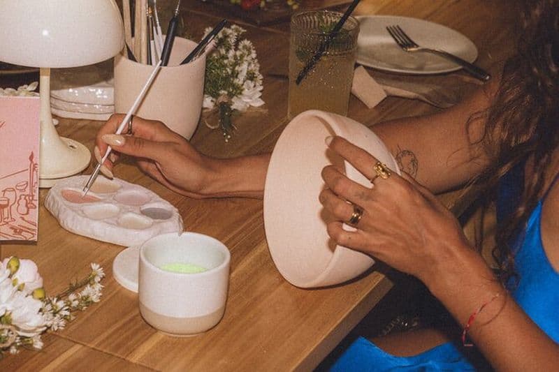 Peinture sur céramique à Bali