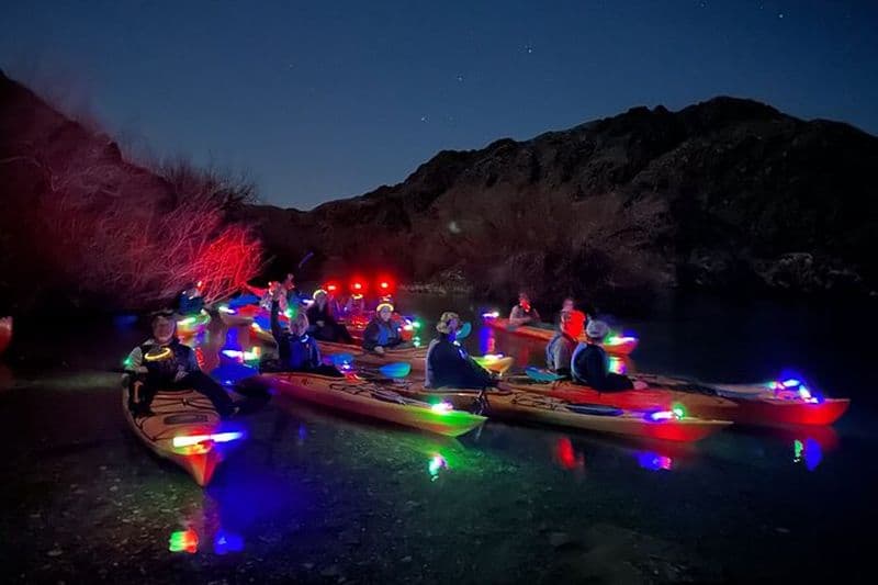 Moonlight Kayak Tour – Paddle au coucher du soleil, néons et option navette