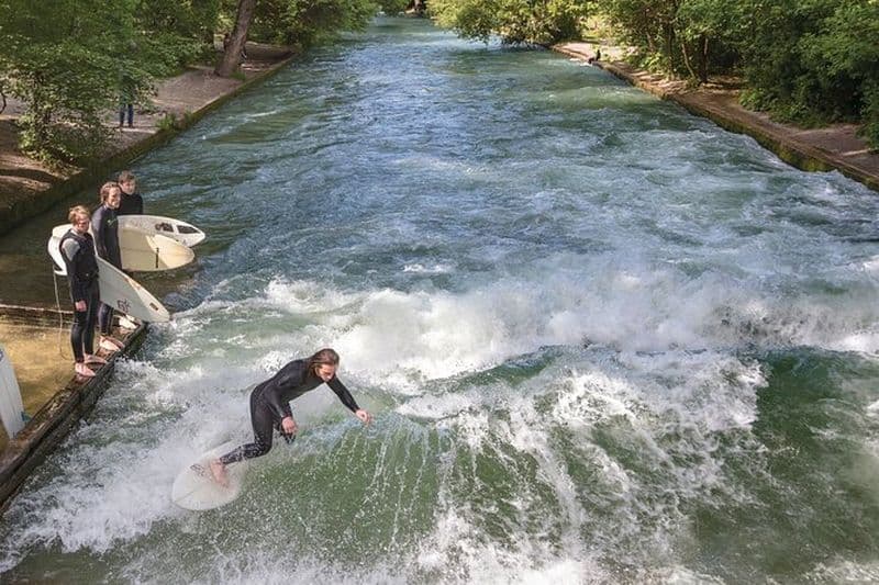 Munich : expérience de surf à Munich Eisbach River Wave - Allemagne