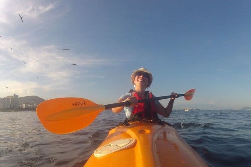 Aventure en kayak de mer le long de la superbe côte de Rio DE Janeiro