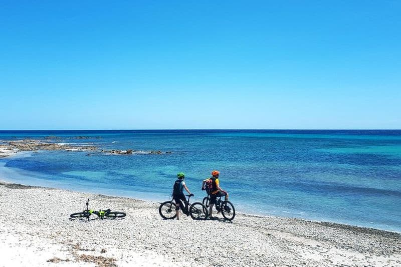 Billet Balade facile à Biderosa, Berchida et Capo Comino, avec VTT électriques
