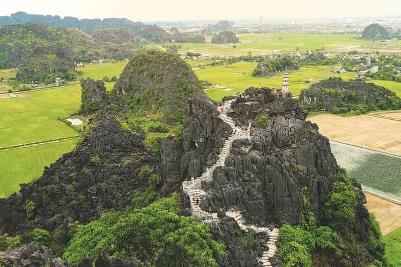 Ninh Binh 1 jour Hoa Lu Trang An avec randonnée dans la montagne du Dragon