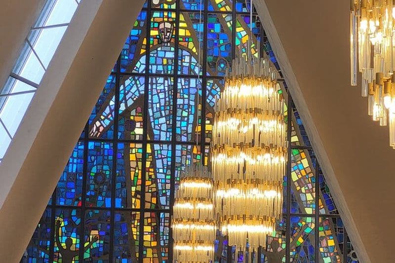 Visite à pied du Tromso avec chasse au trésor et visite de la cathédrale arctique