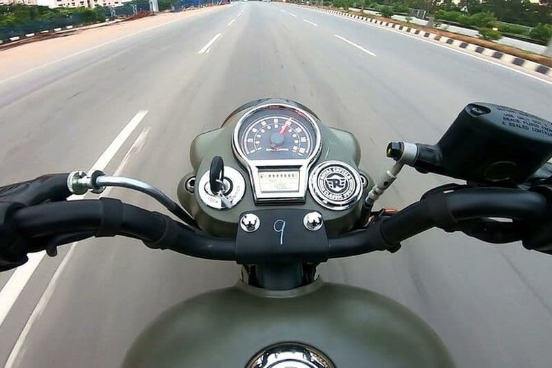 Randonnée en moto Royal Enfield au parc aux crocodiles