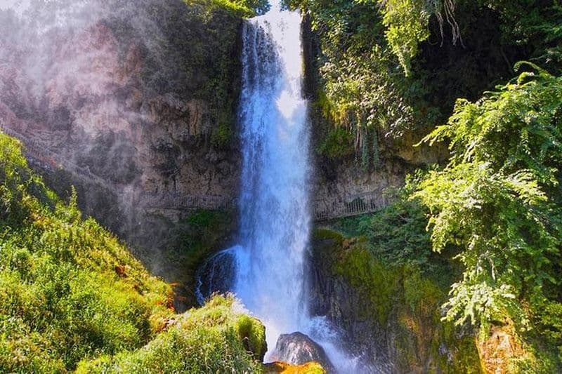 Excursion privée d'une journée à Thessalonique à Edessa et au spa thermal de Pozar