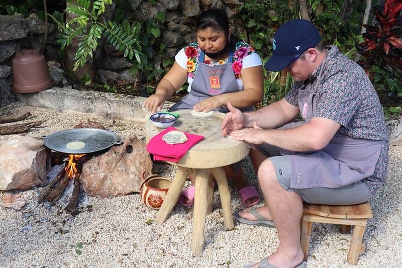 Cours de cuisine mexicaine savoureuse en petit groupe avec festin à Valladolid