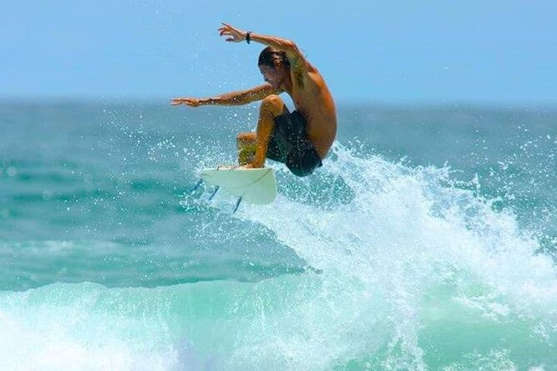 Vacances aventure surf sur la Coconut Coast : sept jours avec un pro