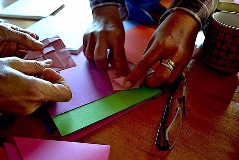 Cours de boucles d'oreilles origami et origami africains