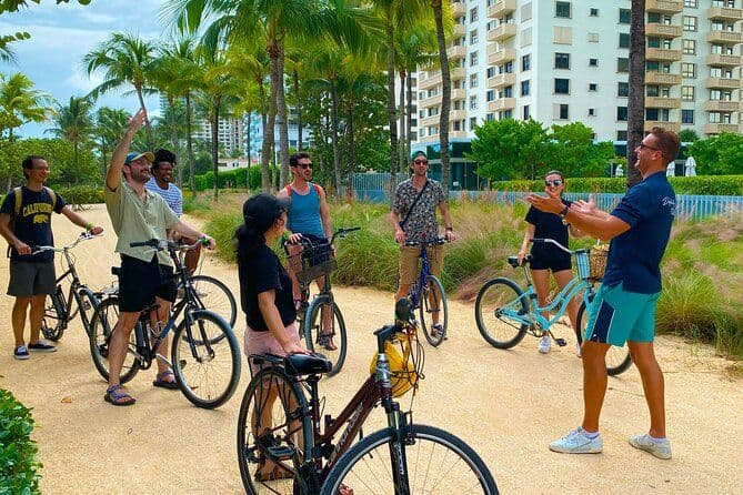 Visite à vélo de l'art déco et des trésors cachés de Miami Beach avec un historien local