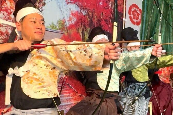 Expérience de tir à l'arc, épée, armure de samouraï à Akihabara Tokyo 侍体験