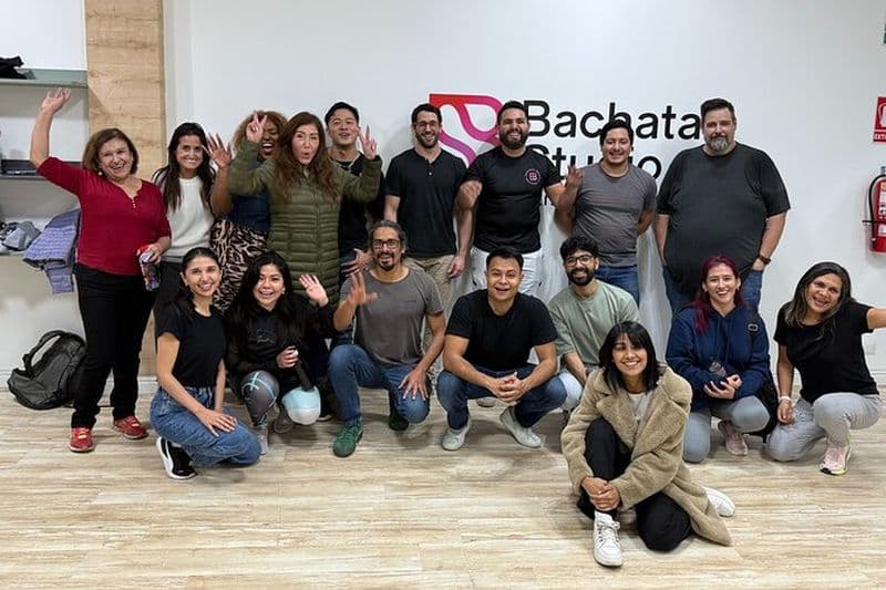 Danse Salsa et Bachata à Lima Cours de groupe amusants avec des habitants