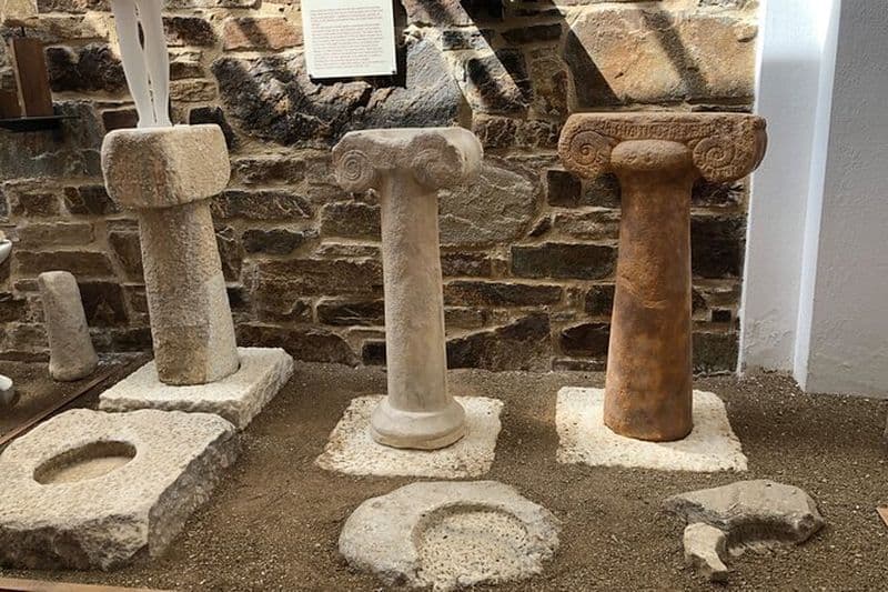 Visite de la mythologie et des sites antiques de Naxos avec dégustations et vin