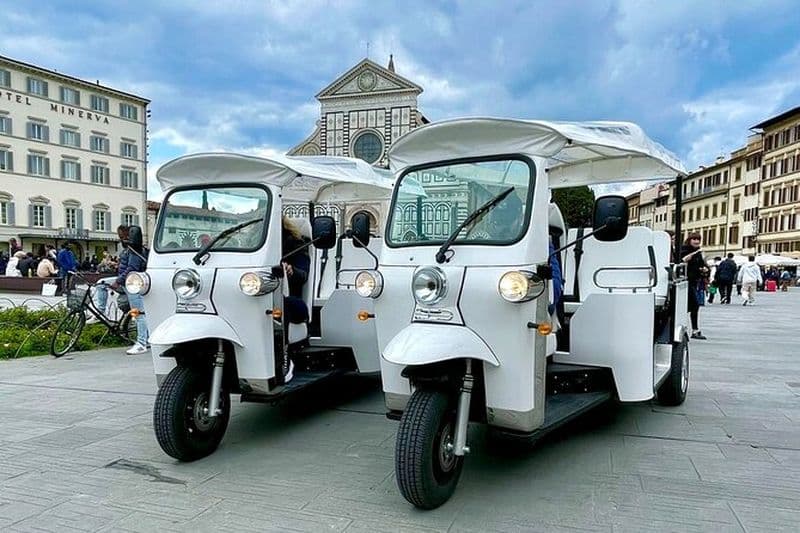 Billet Visite privée avec voiture de golf et tuk tuk à Florence