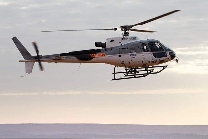 Tour en hélicoptère avec nuitée dans le Desert Desert Luxury - Tour de Marrakech