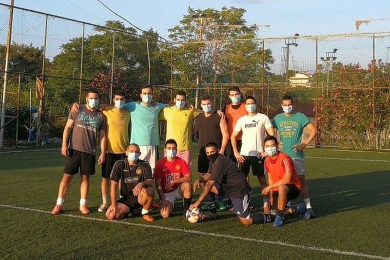 Jouez au football 5 A Side avec des locaux à Athènes