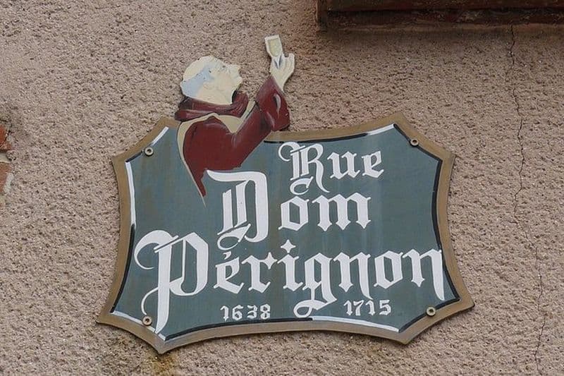 Excursion d'une demi-journée à Champagne Moet + Veuve avec chauffeur privé